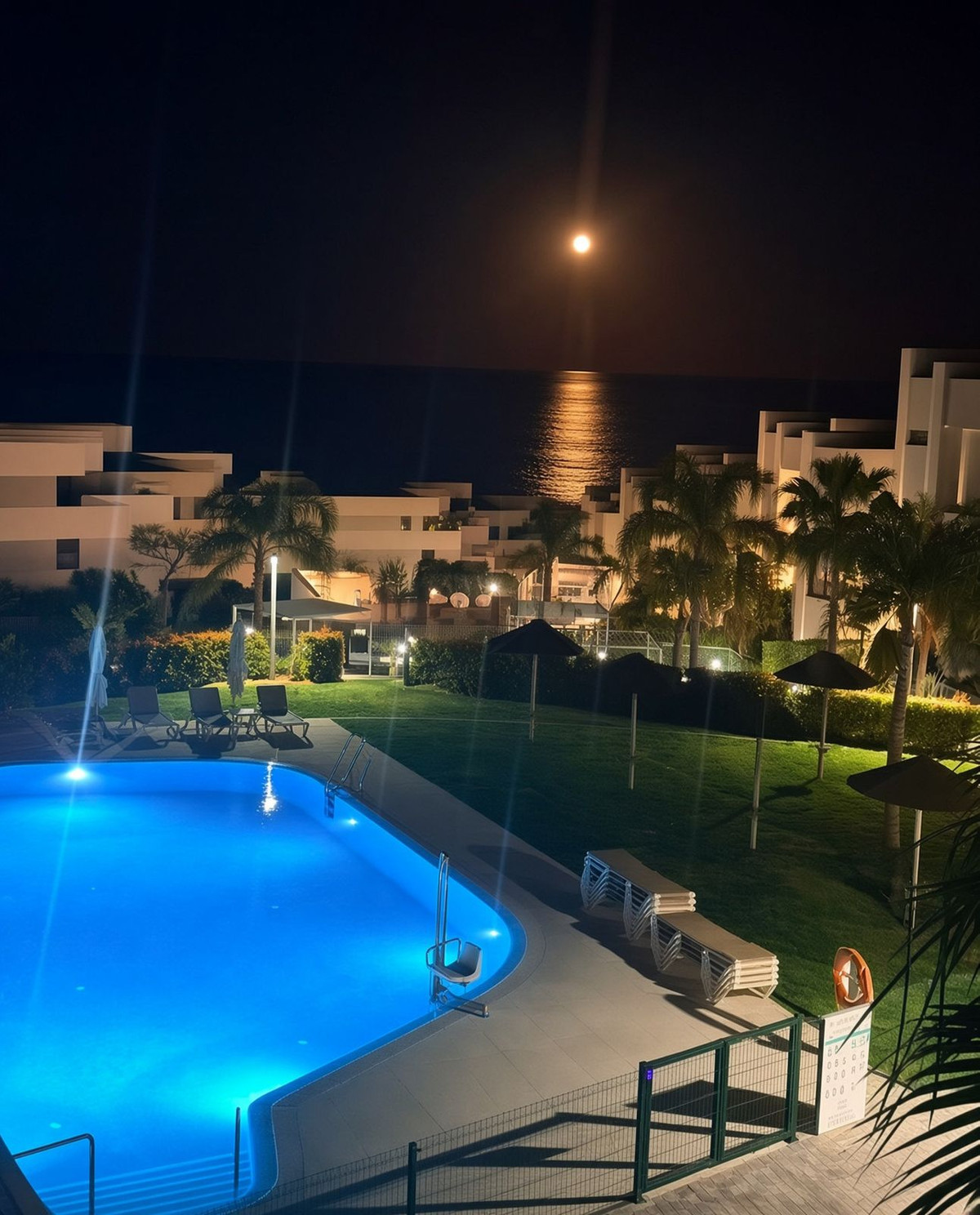 2-slaapkamer appartement met panoramisch zeezicht in La Duquesa in La Duquesa - foto 12