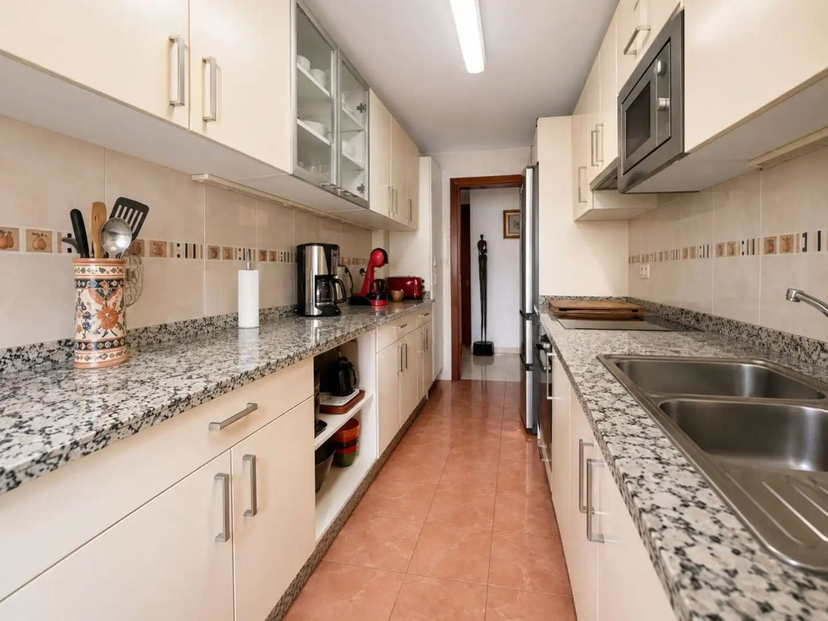 Drie-slaapkamerappartement in Marbella in Marbella - foto 9