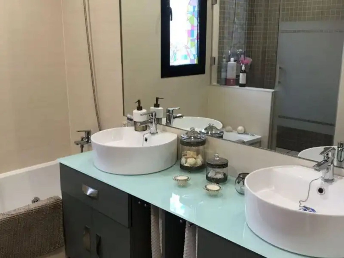 Drie-slaapkamer appartement Estepona – 115 m², €467.000 in Estepona - foto 15