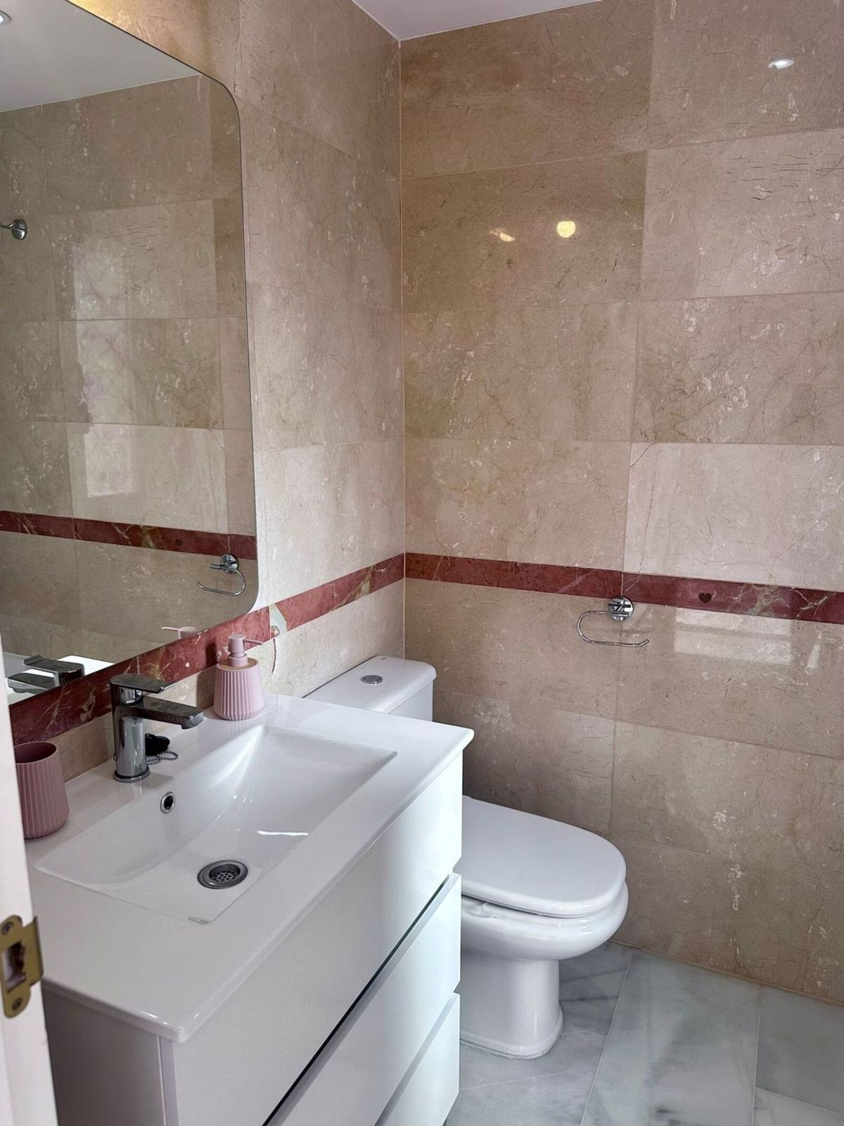 Drie slaapkamers stadswoning in Casares Playa in Casares Playa - foto 9
