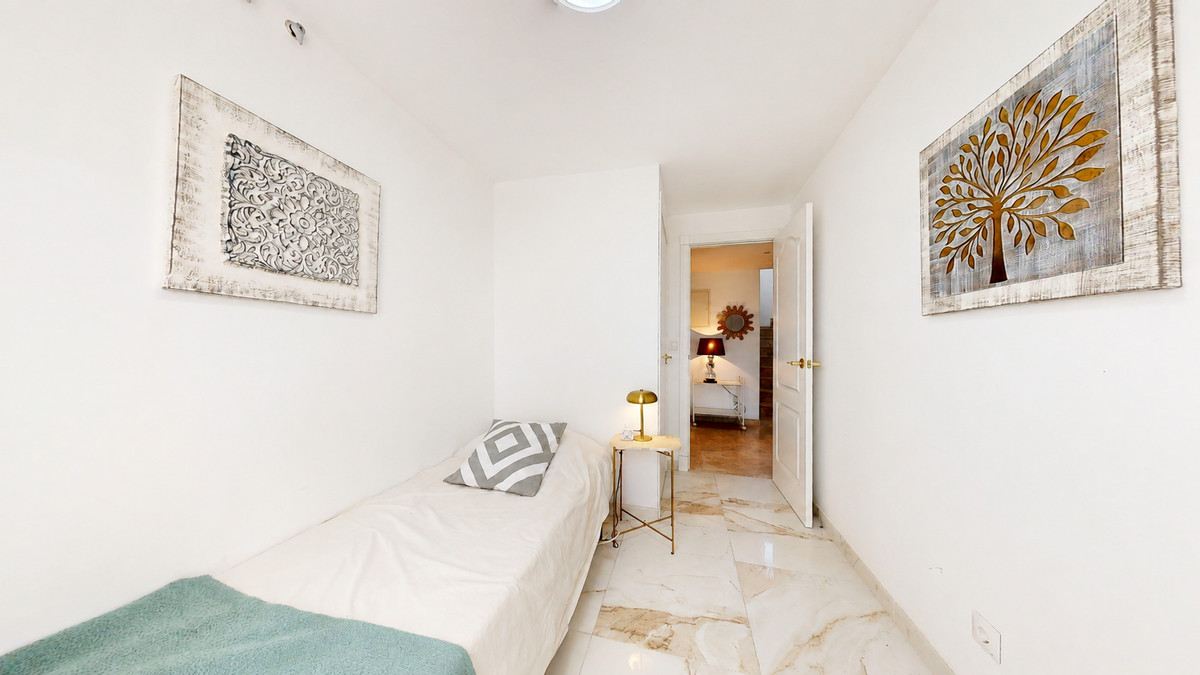 Drie-slaapkamer duplex-penthouse in Nueva Andalucía in Nueva Andalucía - foto 17