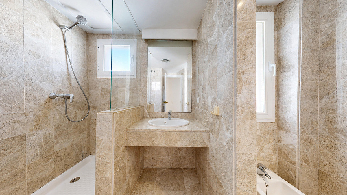 Drie-slaapkamer duplex-penthouse in Nueva Andalucía in Nueva Andalucía - foto 20