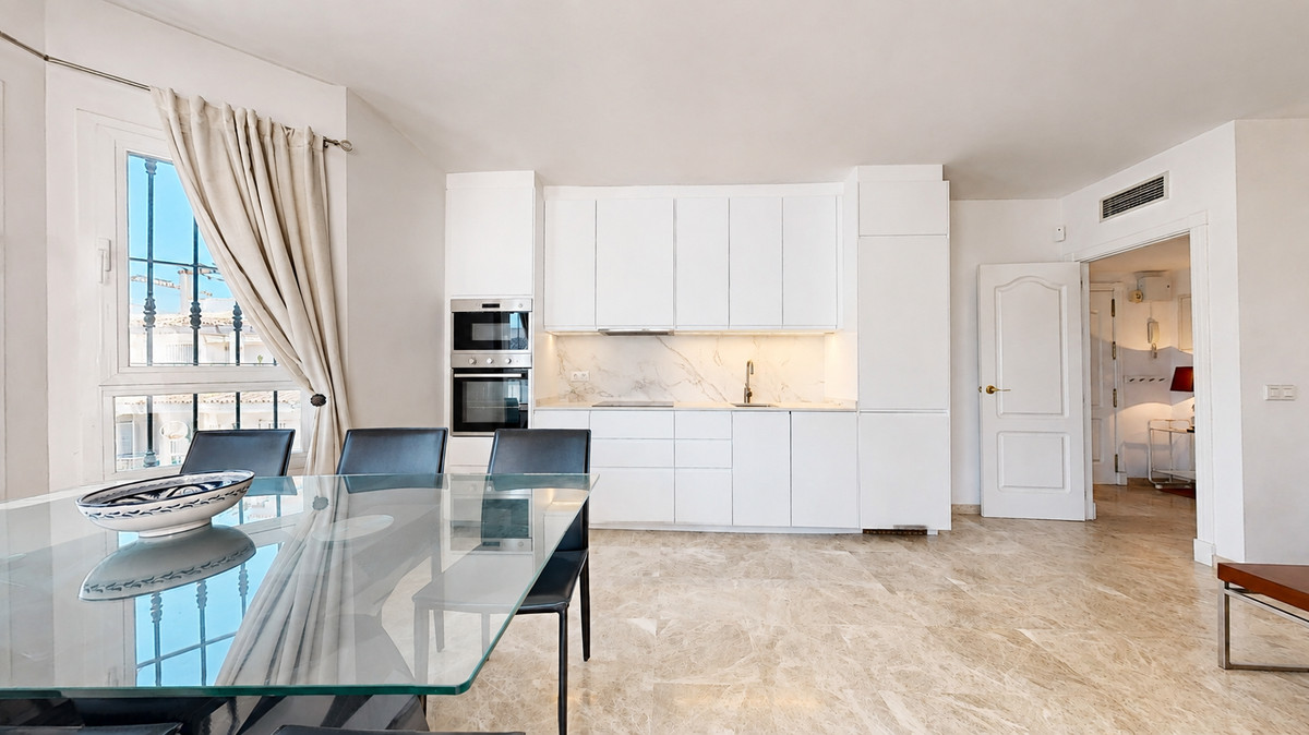 Drie-slaapkamer duplex-penthouse in Nueva Andalucía in Nueva Andalucía - foto 6