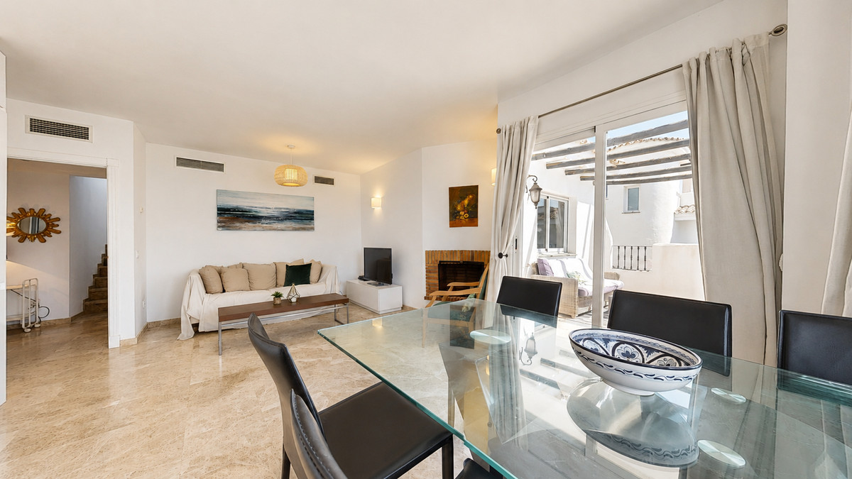 Drie-slaapkamer duplex-penthouse in Nueva Andalucía in Nueva Andalucía - foto 10
