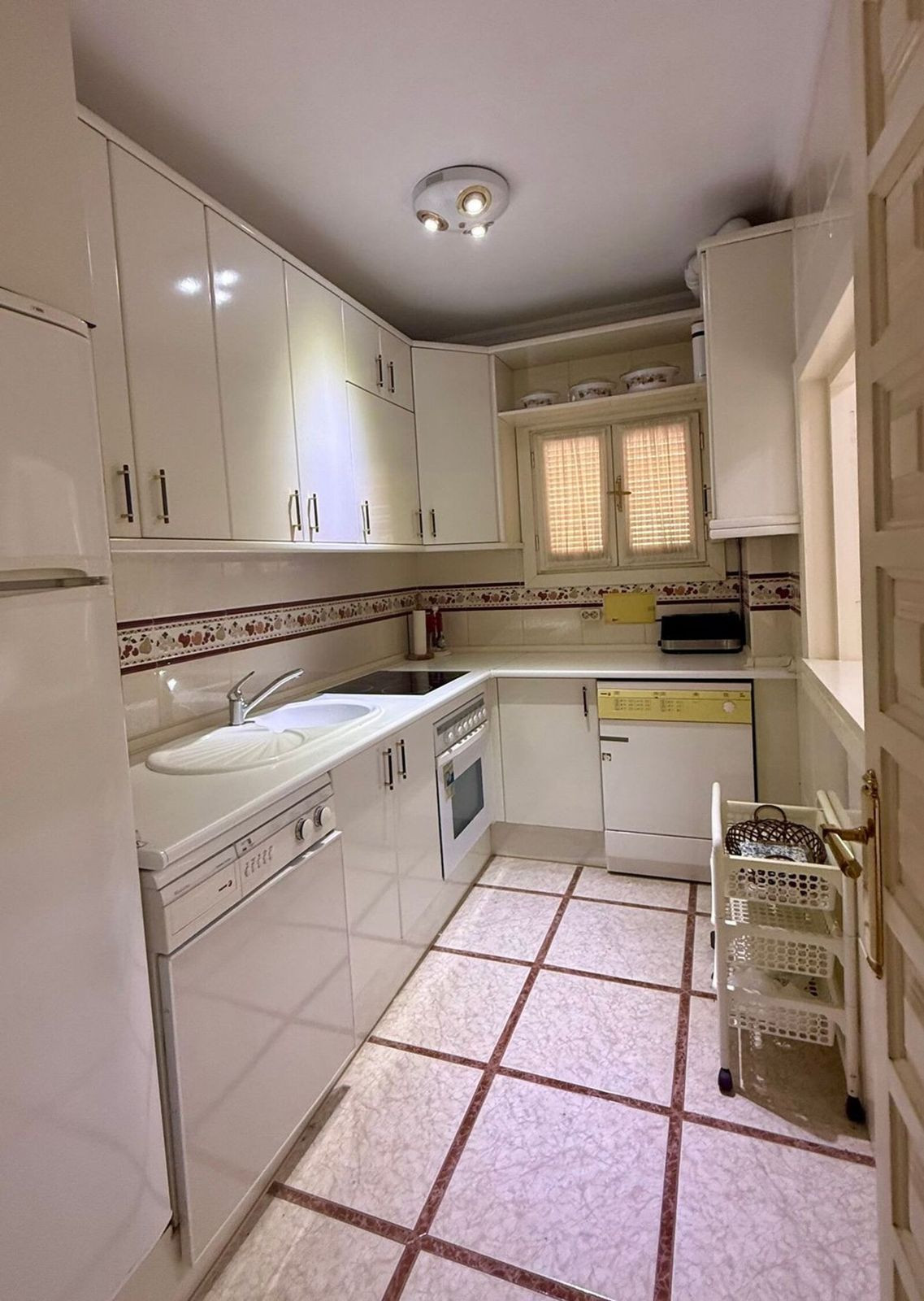 Stadswoning met 2 slaapkamers in Marbella in Marbella - foto 11