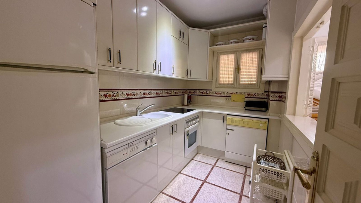 Stadswoning met 2 slaapkamers in Marbella in Marbella - foto 12