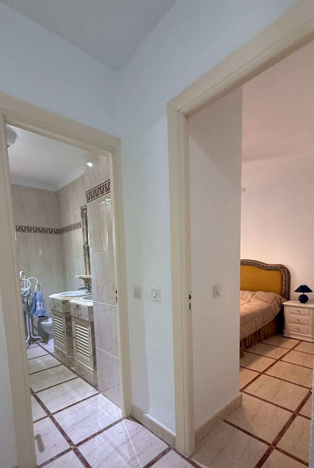 Stadswoning met 2 slaapkamers in Marbella in Marbella - foto 20