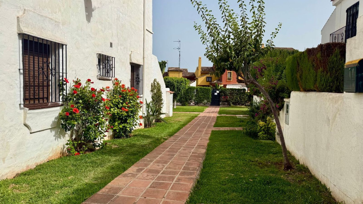 Stadswoning met 2 slaapkamers in Marbella in Marbella - foto 4