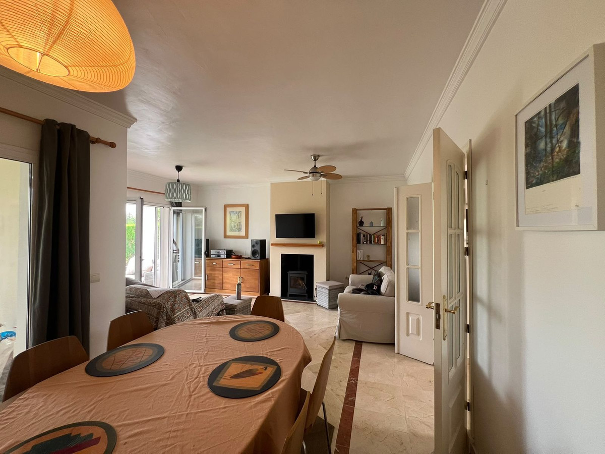 Charmant 3-slaapkamer halfvrijstaande woning met privé tuin in La Alcaidesa in La Alcaidesa - foto 12
