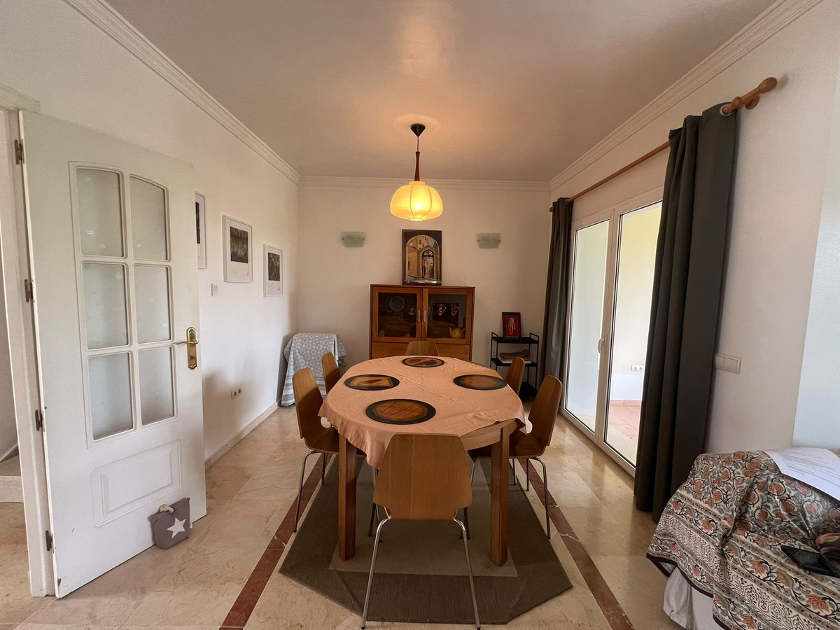Charmant 3-slaapkamer halfvrijstaande woning met privé tuin in La Alcaidesa in La Alcaidesa - foto 13