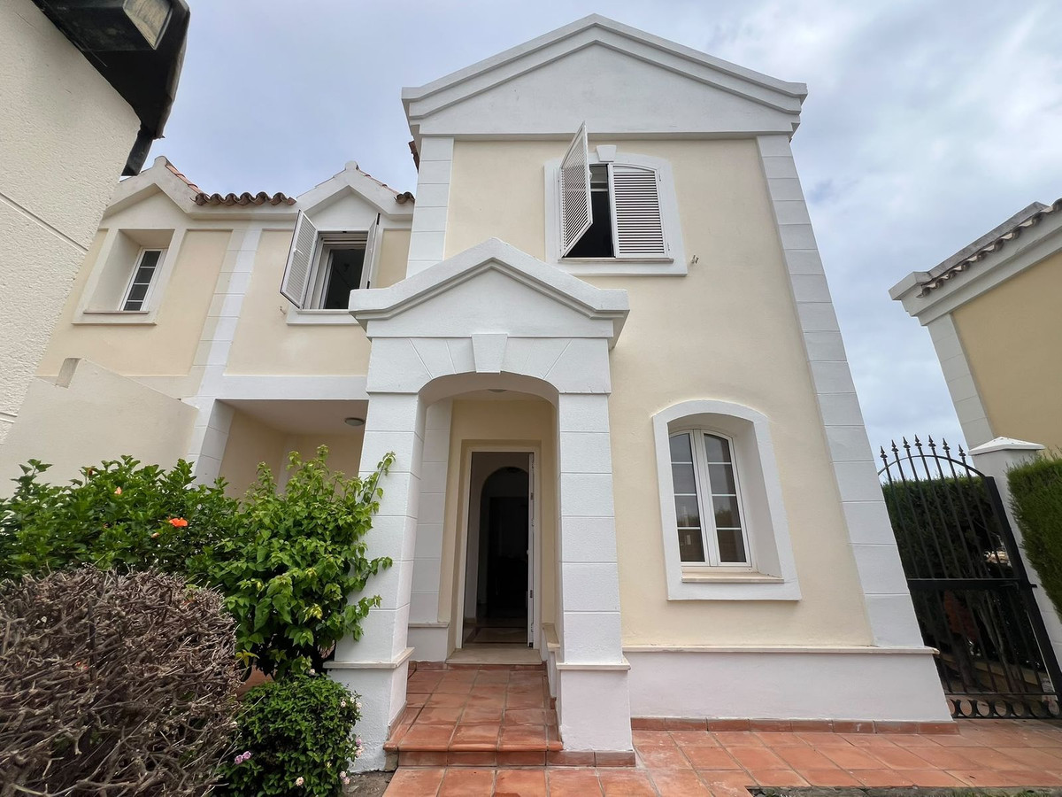 Charmant 3-slaapkamer halfvrijstaande woning met privé tuin in La Alcaidesa in La Alcaidesa - foto 14