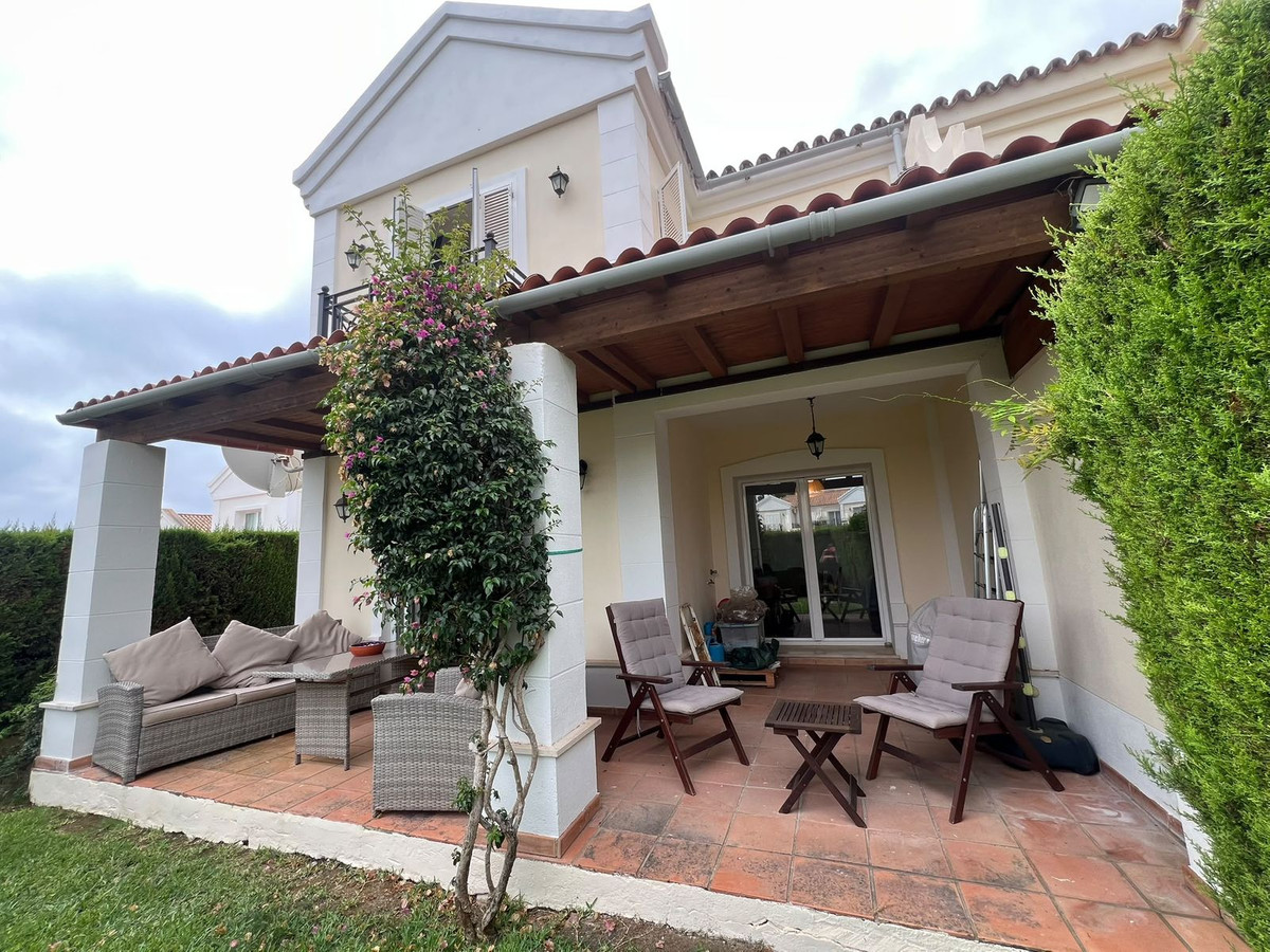 Charmant 3-slaapkamer halfvrijstaande woning met privé tuin in La Alcaidesa in La Alcaidesa - foto 4