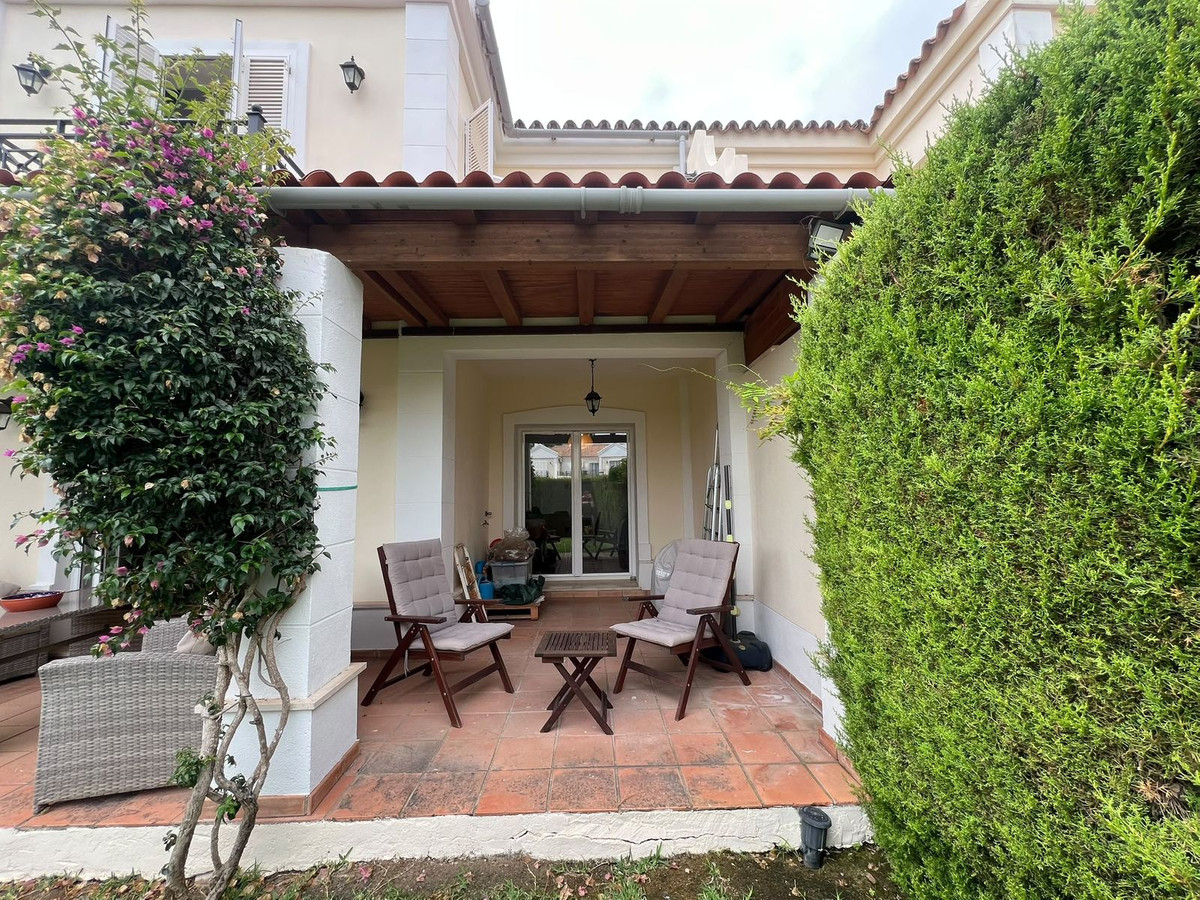 Charmant 3-slaapkamer halfvrijstaande woning met privé tuin in La Alcaidesa in La Alcaidesa - foto 5