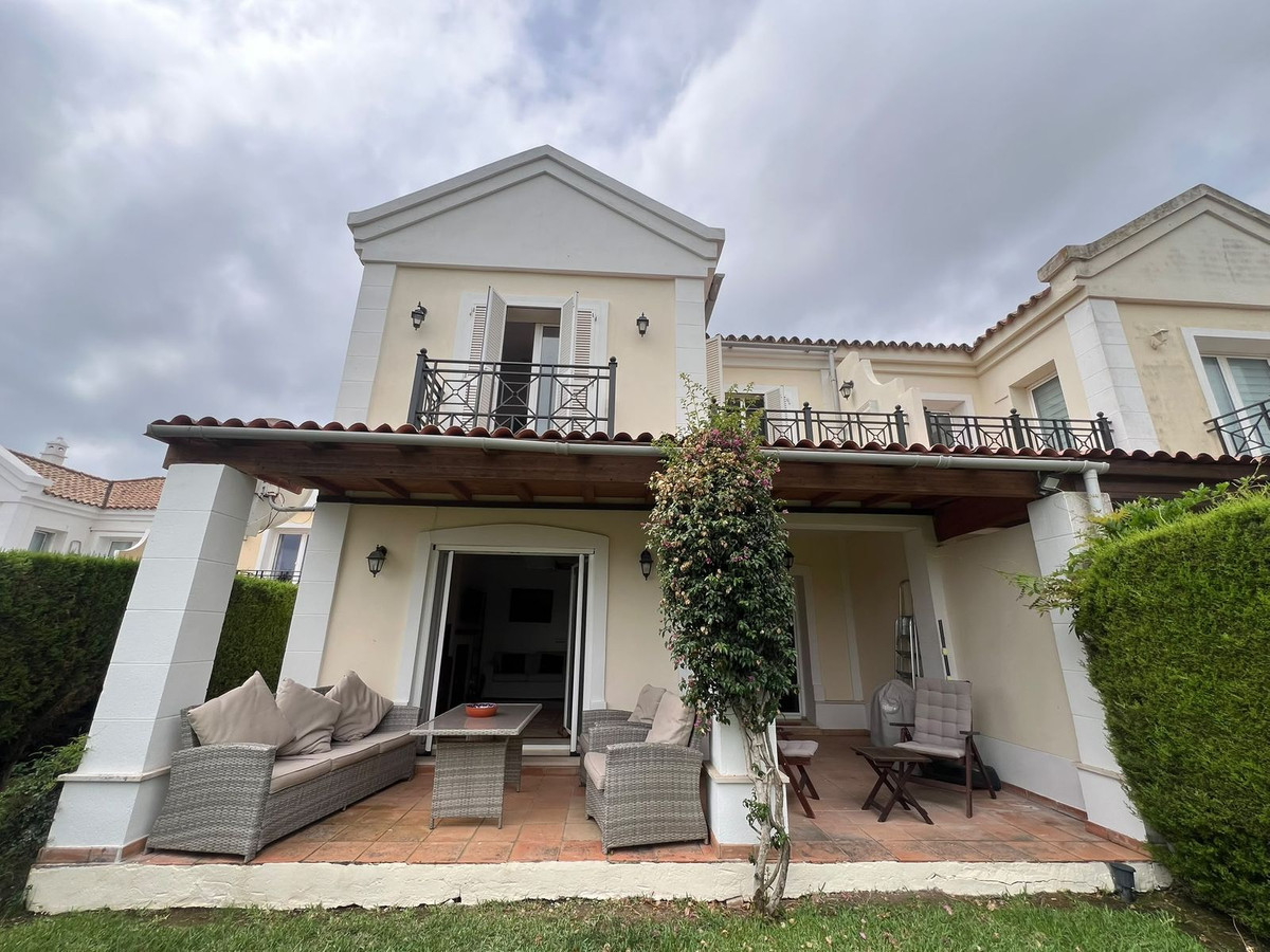 Charmant 3-slaapkamer halfvrijstaande woning met privé tuin in La Alcaidesa in La Alcaidesa - foto 7