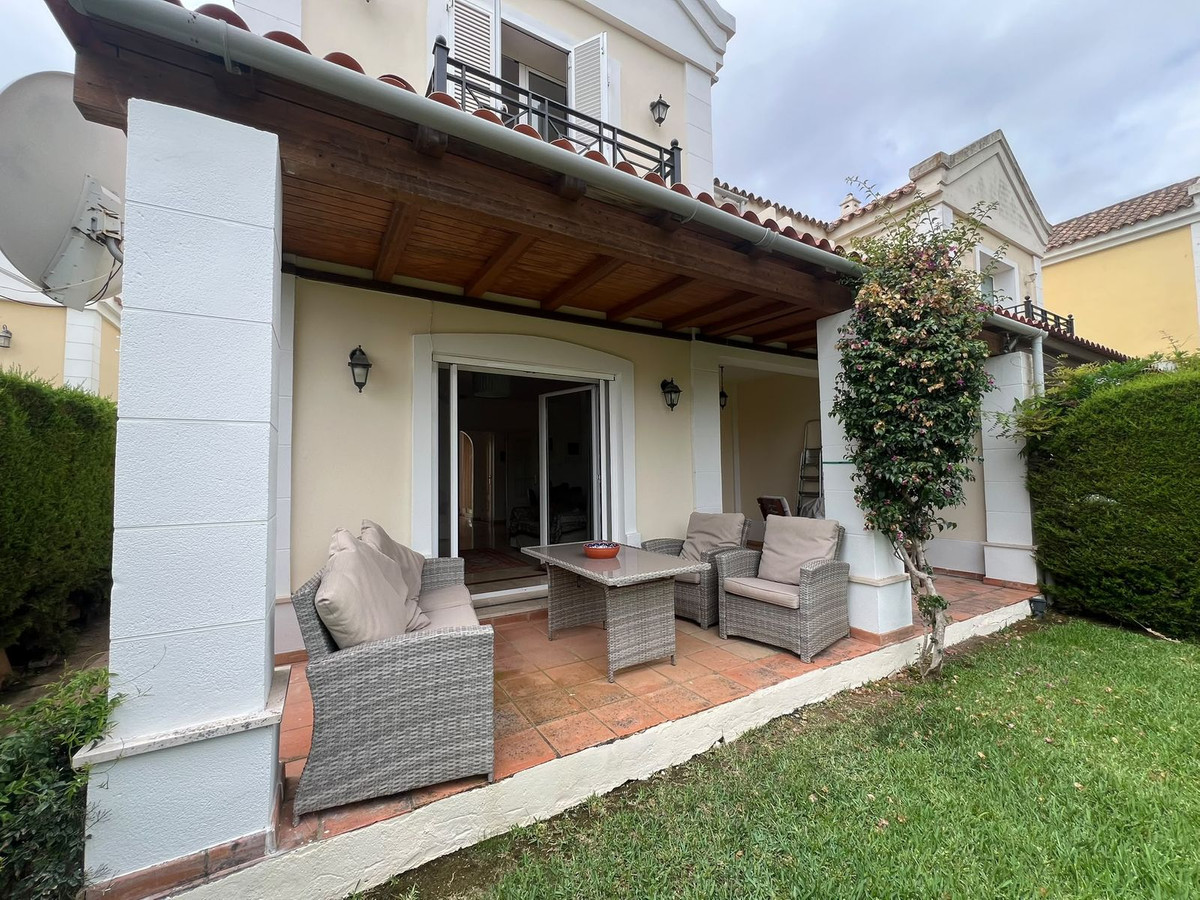 Charmant 3-slaapkamer halfvrijstaande woning met privé tuin in La Alcaidesa in La Alcaidesa - foto 8