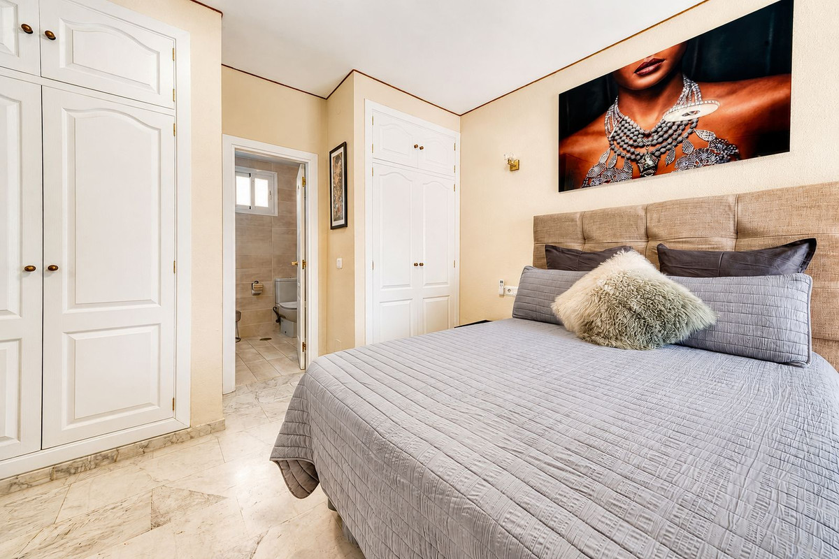 Penthouse met 2 slaapkamers in Calahonda met privéterras en panoramisch zeezicht in Calahonda - foto 17