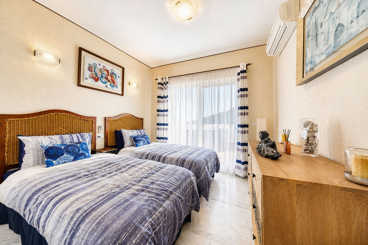 Penthouse met 2 slaapkamers in Calahonda met privéterras en panoramisch zeezicht in Calahonda - foto 19