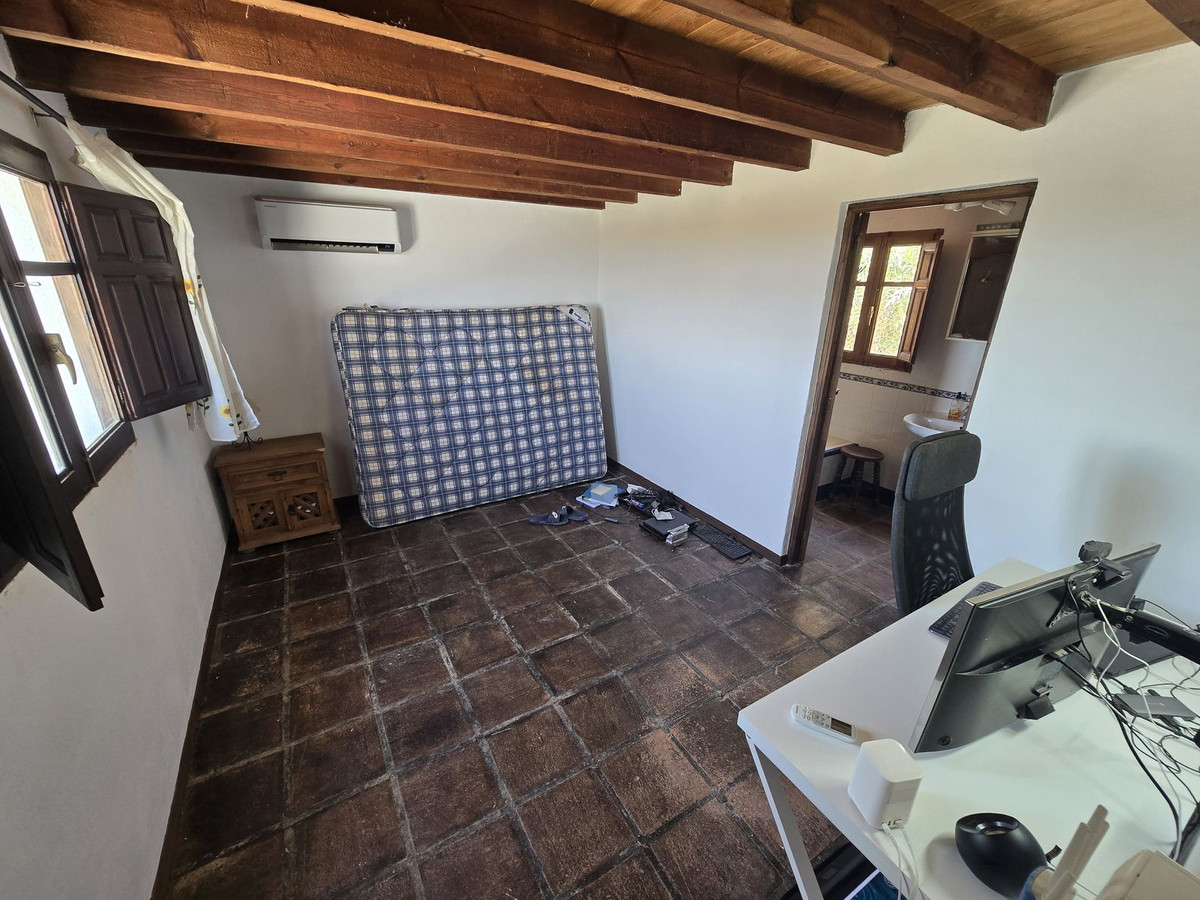3-slaapkamer villa nabij Monda in Monda - foto 19