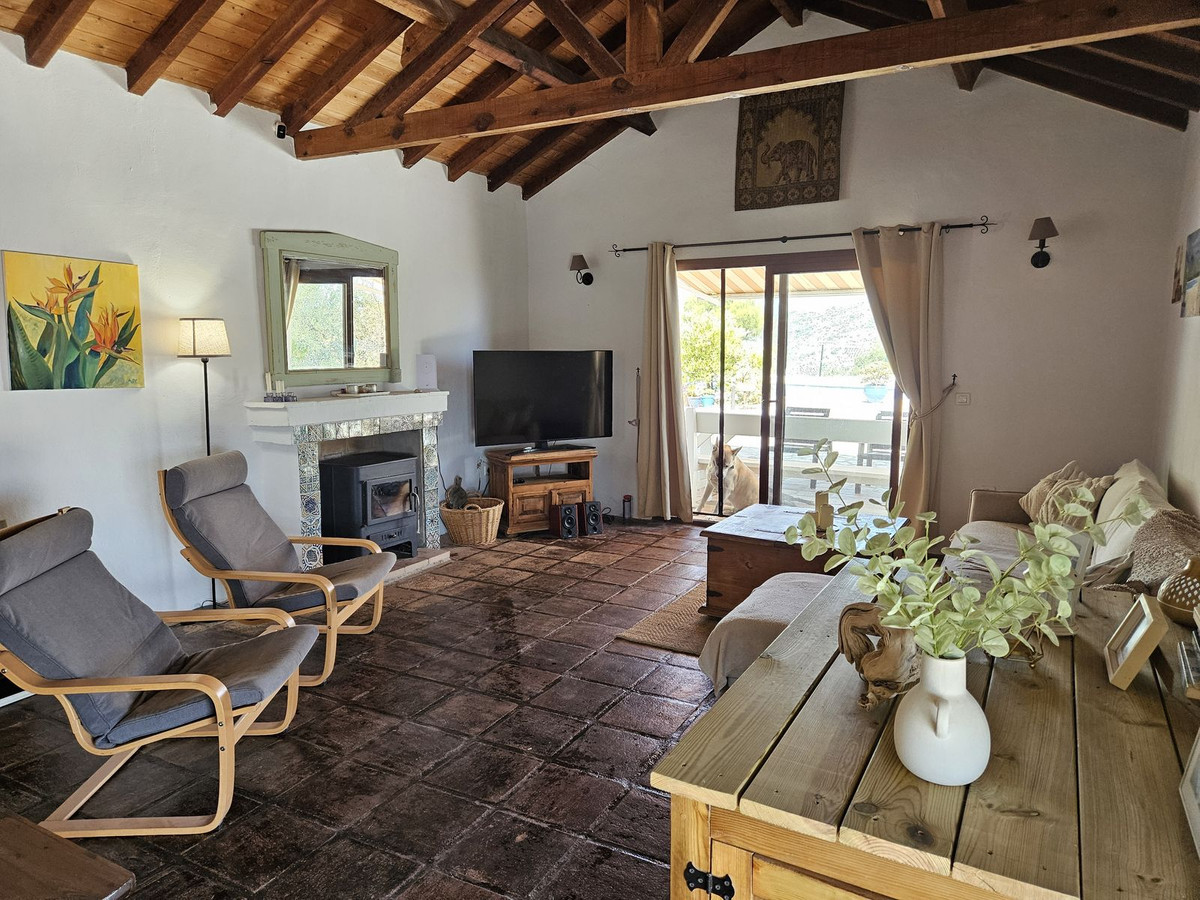 3-slaapkamer villa nabij Monda in Monda - foto 8