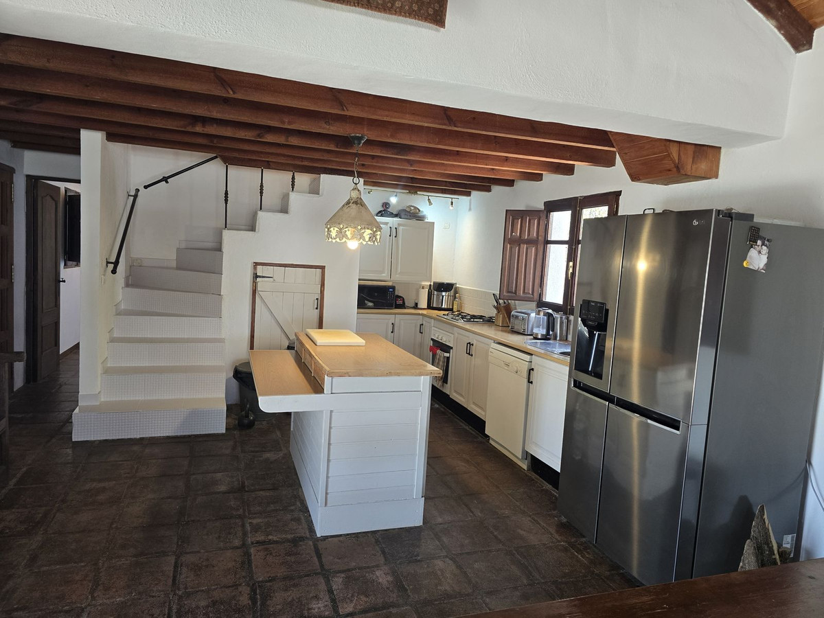 3-slaapkamer villa nabij Monda in Monda - foto 9