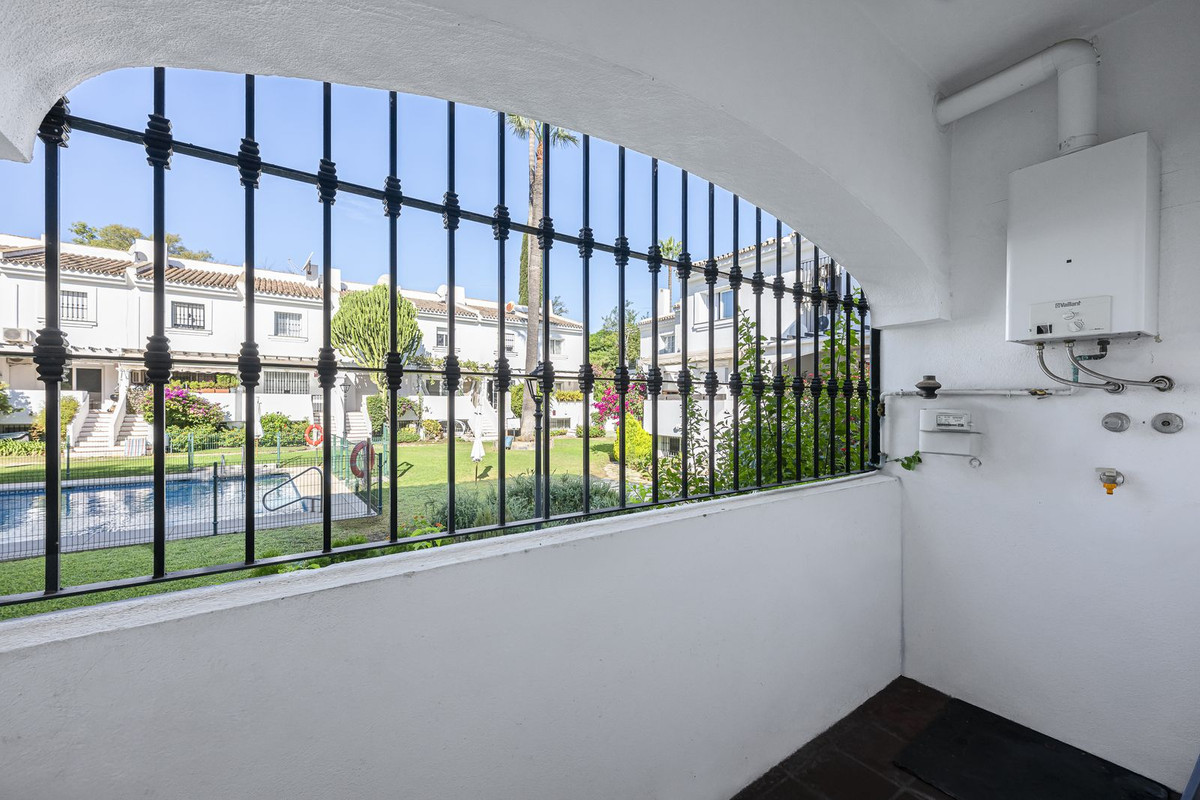 Halfvrijstaande woning met 4 slaapkamers in Nueva Andalucía in Nueva Andalucía - foto 14