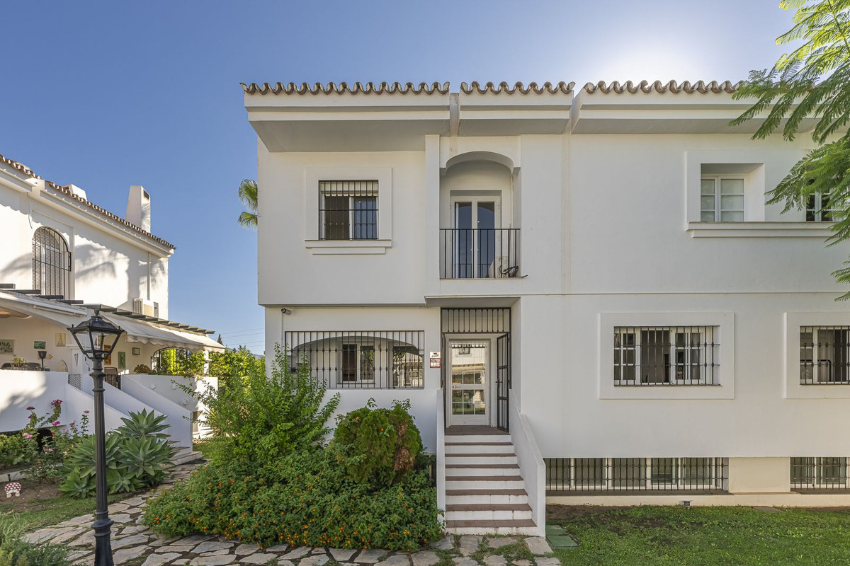 Halfvrijstaande woning met 4 slaapkamers in Nueva Andalucía in Nueva Andalucía - foto 16