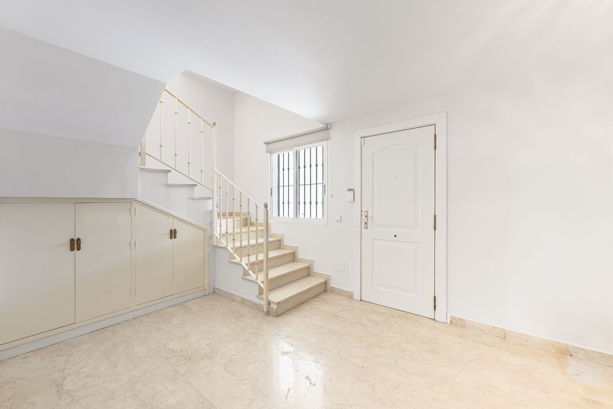 Halfvrijstaande woning met 4 slaapkamers in Nueva Andalucía in Nueva Andalucía - foto 3