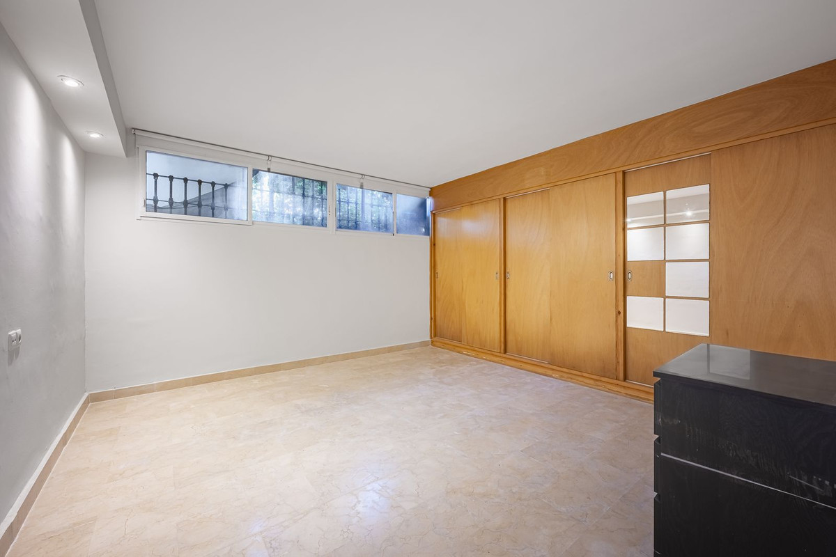 Halfvrijstaande woning met 4 slaapkamers in Nueva Andalucía in Nueva Andalucía - foto 4