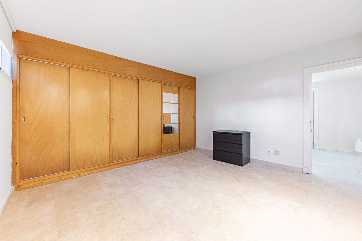 Halfvrijstaande woning met 4 slaapkamers in Nueva Andalucía in Nueva Andalucía - foto 5