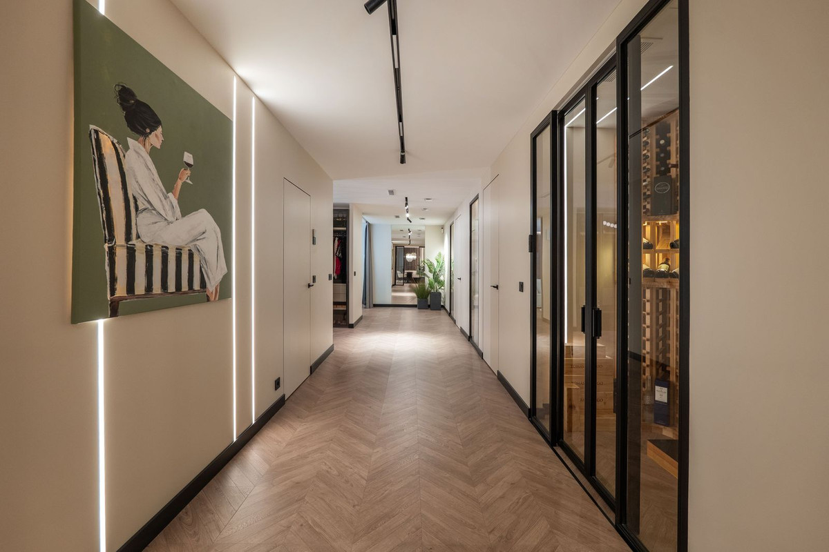 Elegant volledig gerenoveerd 4-slaapkamer gelijkvloers appartement in Benahavís in Benahavís - foto 17