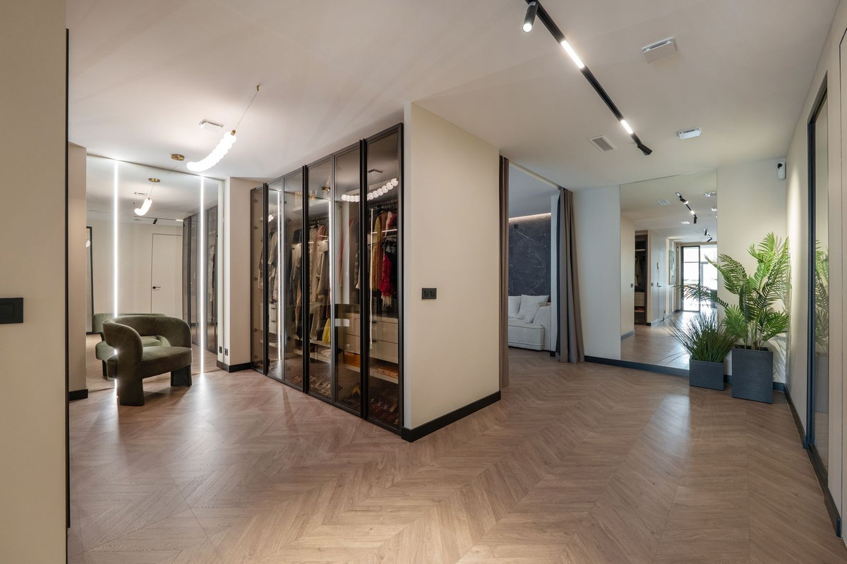Elegant volledig gerenoveerd 4-slaapkamer gelijkvloers appartement in Benahavís in Benahavís - foto 20