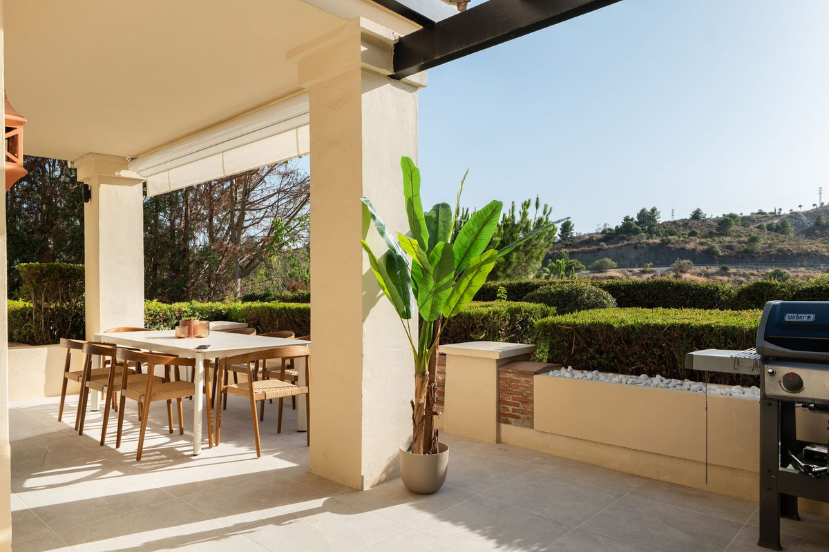 Elegant volledig gerenoveerd 4-slaapkamer gelijkvloers appartement in Benahavís in Benahavís - foto 6