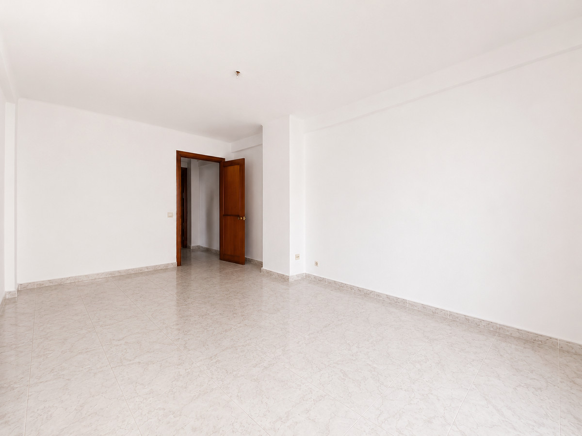 Drie-slaapkamer appartement in Estepona – 75 m², lift in Estepona - foto 13