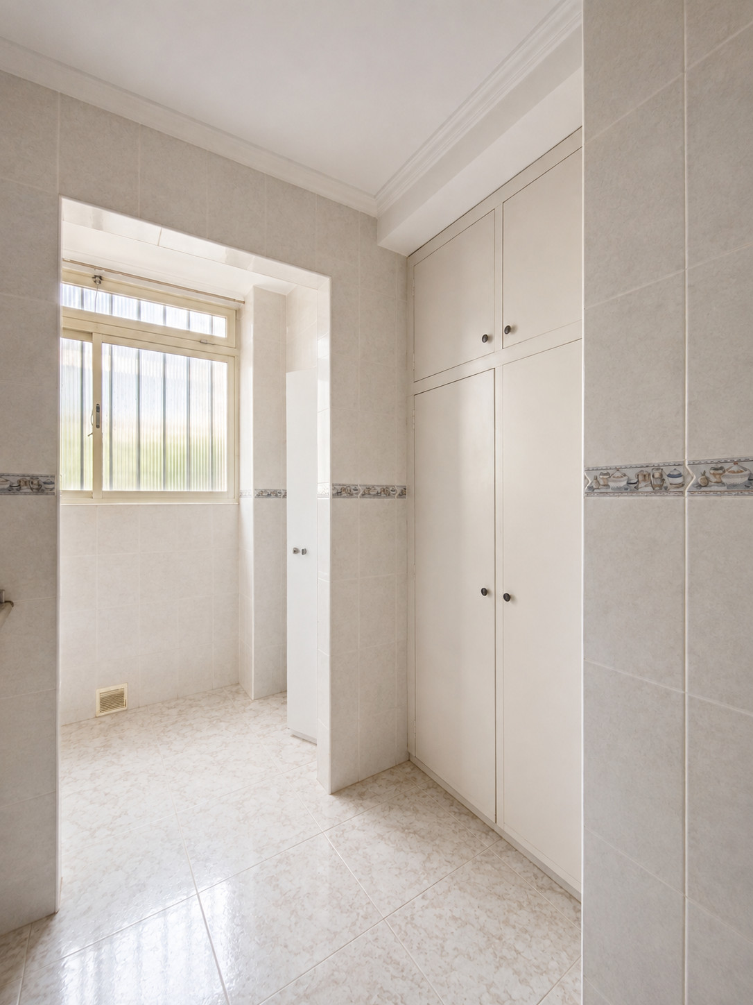 Drie-slaapkamer appartement in Estepona – 75 m², lift in Estepona - foto 17