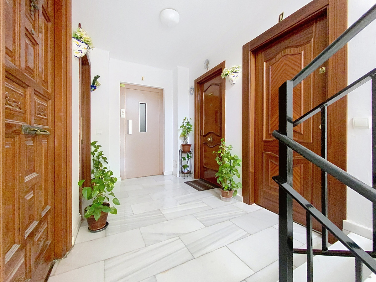 Drie-slaapkamer appartement in Estepona – 75 m², lift in Estepona - foto 3