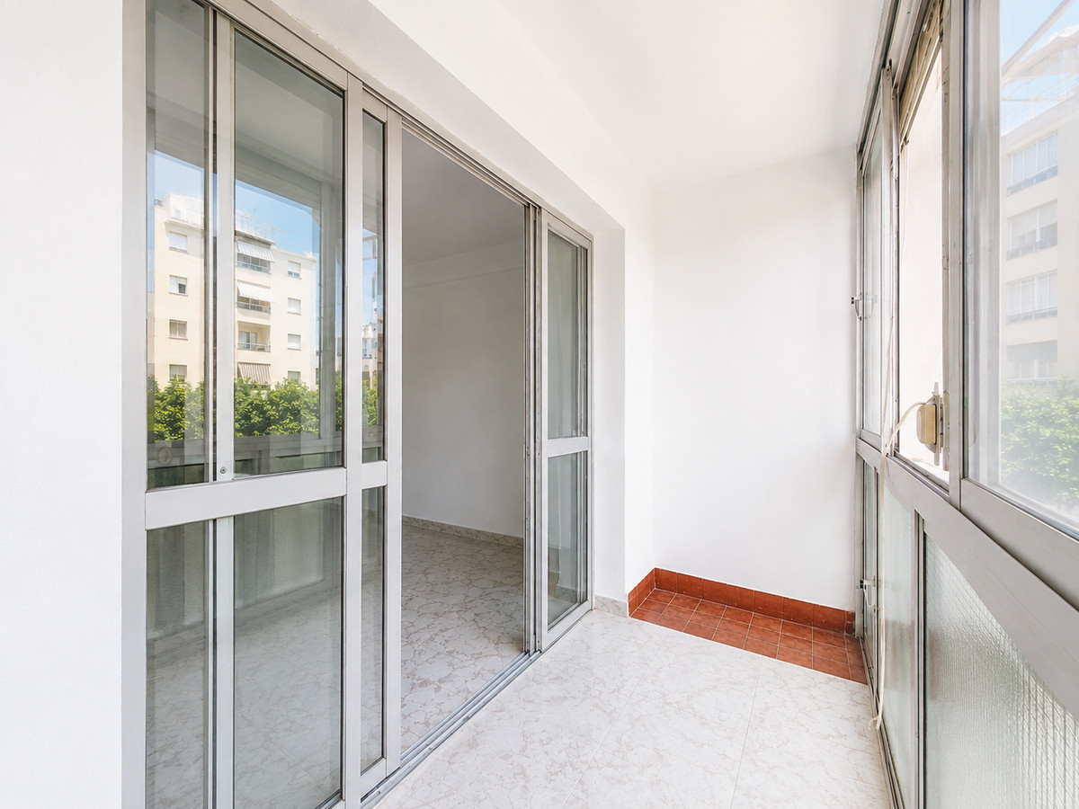 Drie-slaapkamer appartement in Estepona – 75 m², lift in Estepona - foto 9