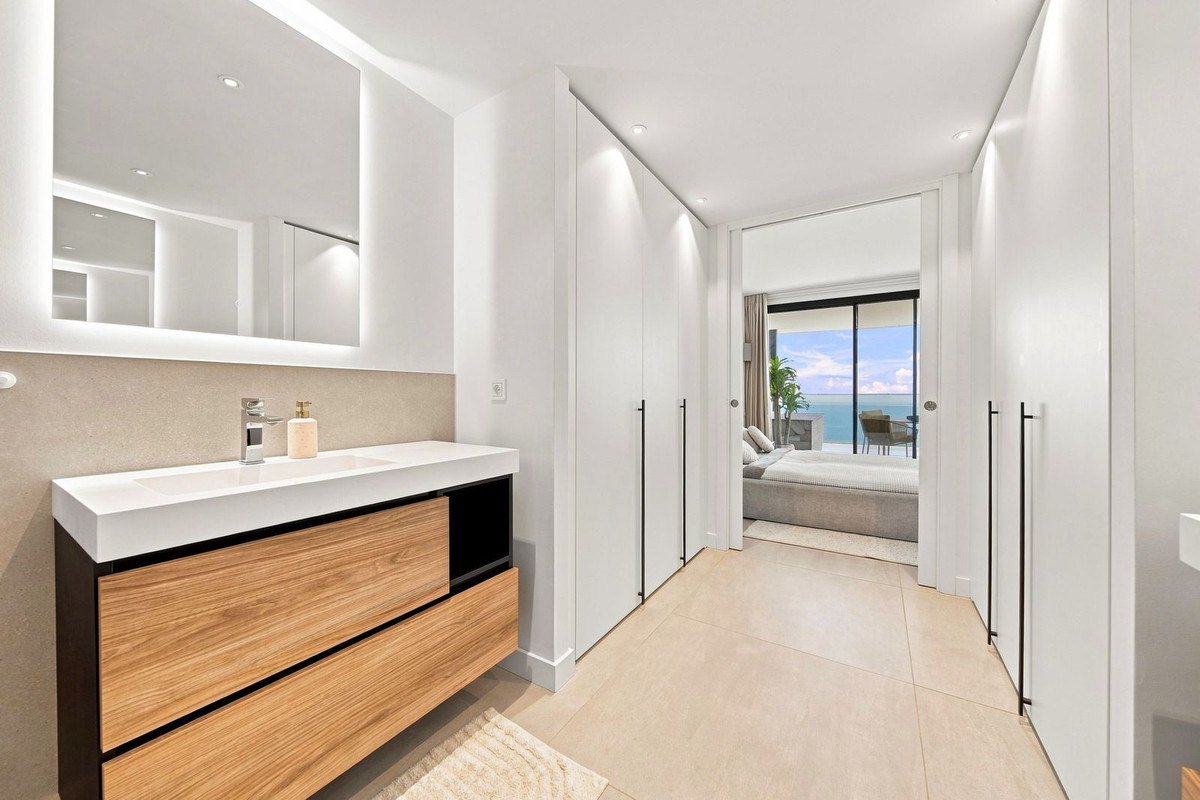 Luxe 2-slaapkamer appartement met panoramisch zeezicht in Higuerón in Higueron - foto 11