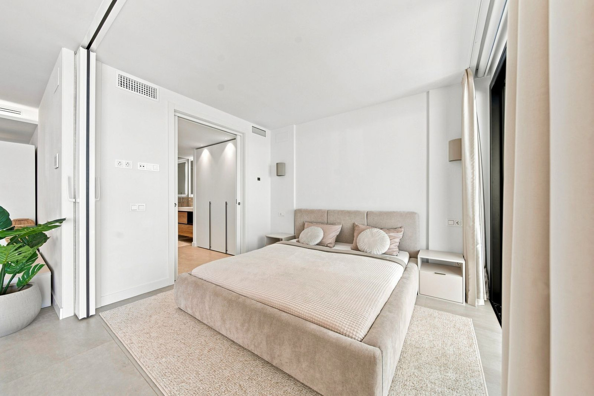 Luxe 2-slaapkamer appartement met panoramisch zeezicht in Higuerón in Higueron - foto 8