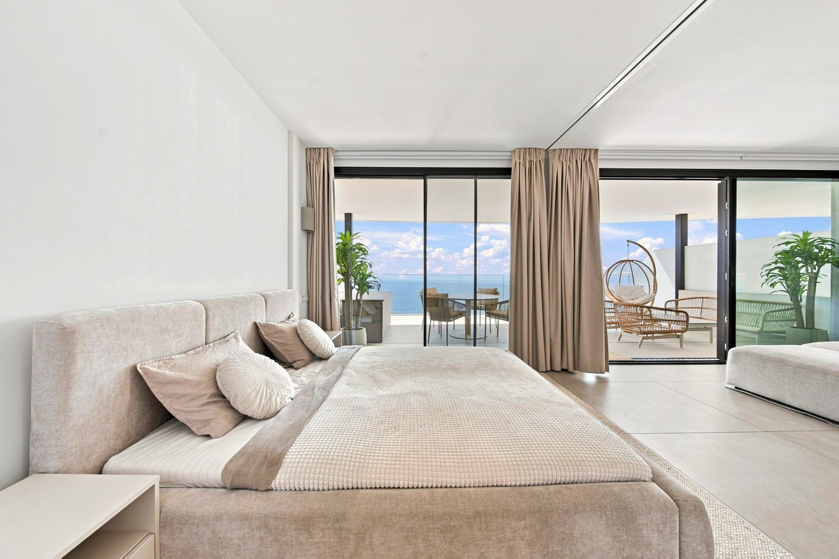 Luxe 2-slaapkamer appartement met panoramisch zeezicht in Higuerón in Higueron - foto 9