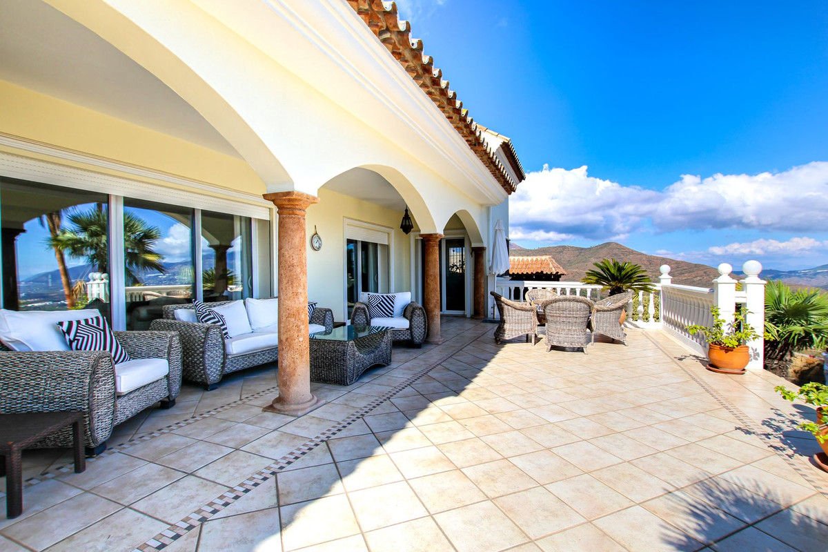 6-slaapkamer villa in La Mairena met drie aangrenzende bouwkavels in La Mairena - foto 10