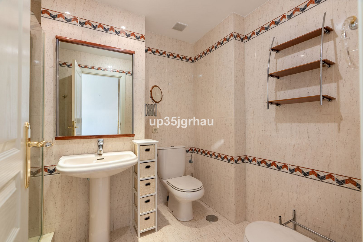 Ruim appartement aan het strand en in het centrum van Estepona in Estepona - foto 12