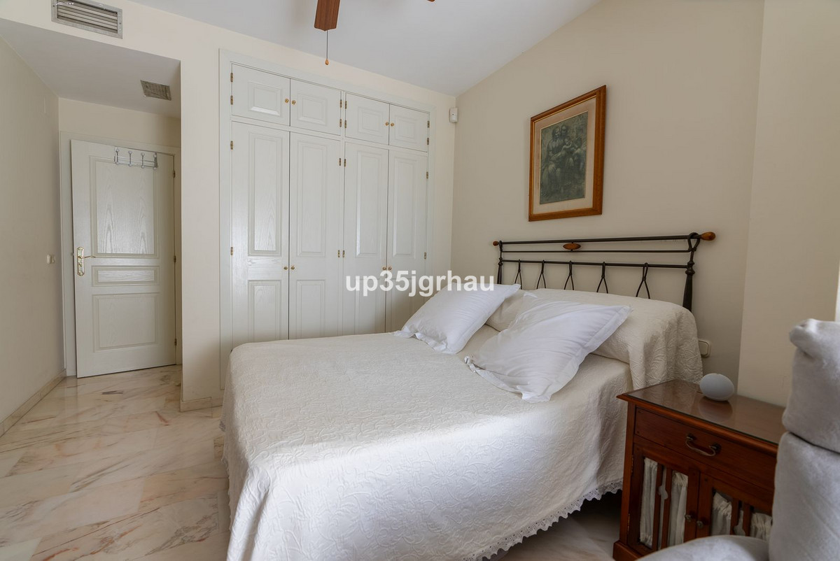 Ruim appartement aan het strand en in het centrum van Estepona in Estepona - foto 18