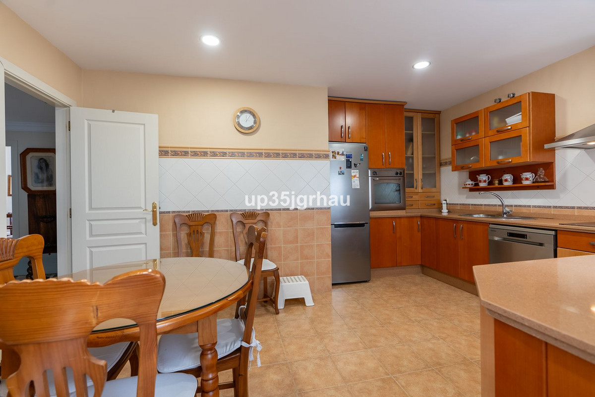 Ruim appartement aan het strand en in het centrum van Estepona in Estepona - foto 10