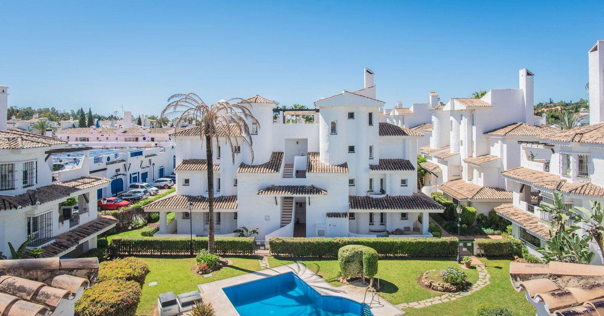 Elegante duplex-penthouse te koop in Los Naranjos de Marbella, Nueva Andalucía in Puerto Banús - foto 14