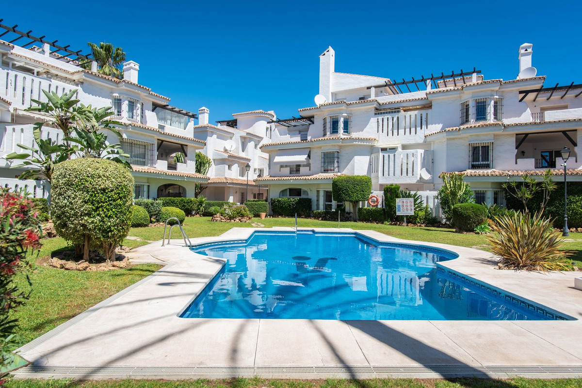 Elegante duplex-penthouse te koop in Los Naranjos de Marbella, Nueva Andalucía in Puerto Banús - foto 15