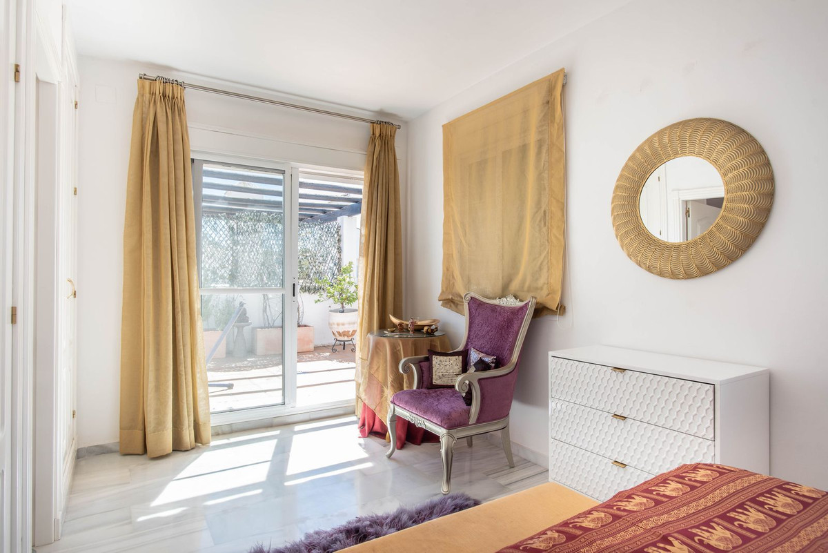 Elegante duplex-penthouse te koop in Los Naranjos de Marbella, Nueva Andalucía in Puerto Banús - foto 3