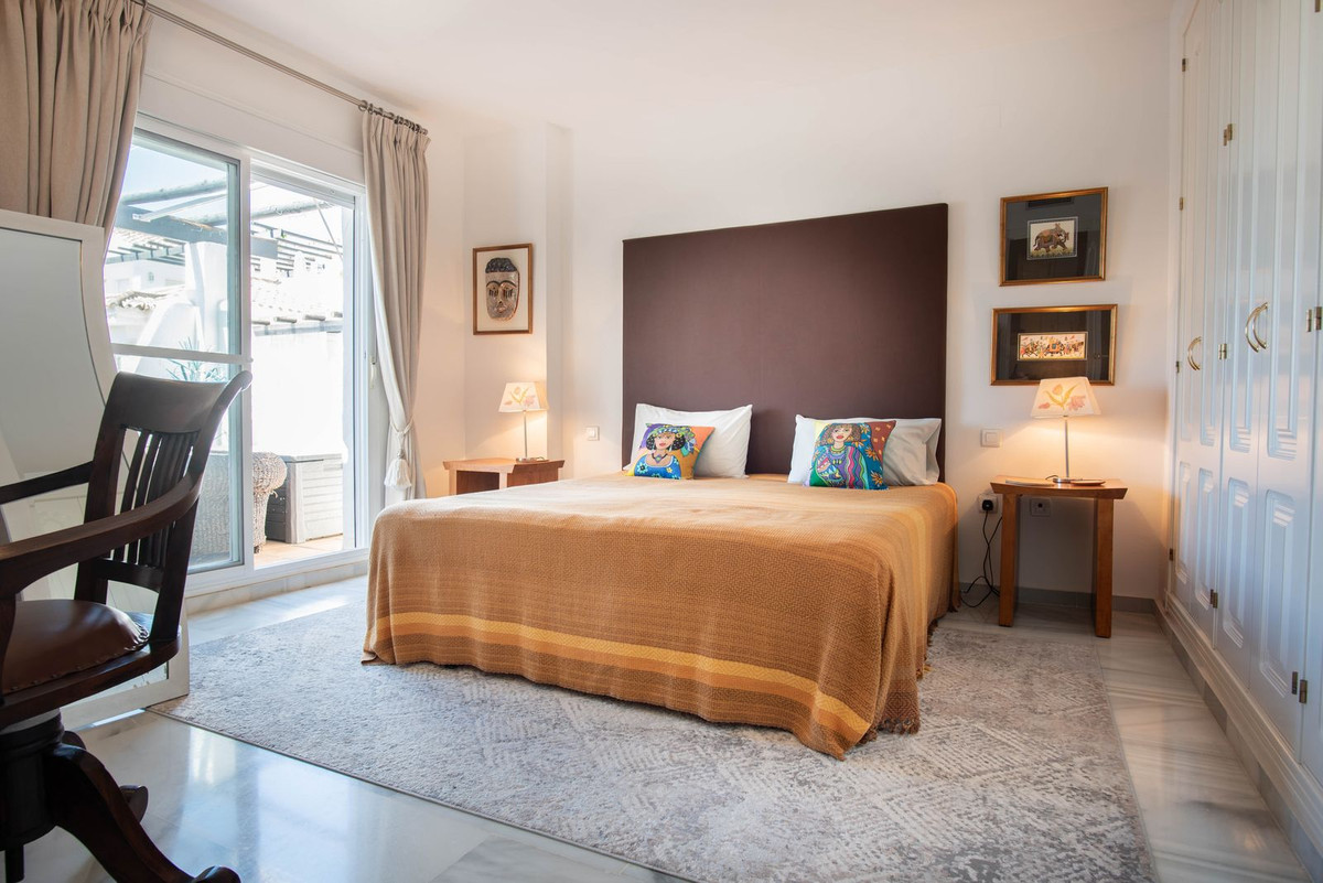 Elegante duplex-penthouse te koop in Los Naranjos de Marbella, Nueva Andalucía in Puerto Banús - foto 7