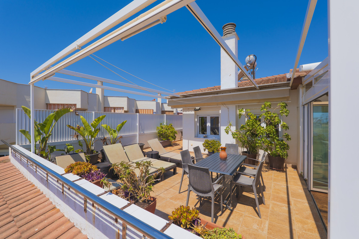 Penthouse met 2 slaapkamers in La Carihuela, Torremolinos in La Carihuela - foto 12