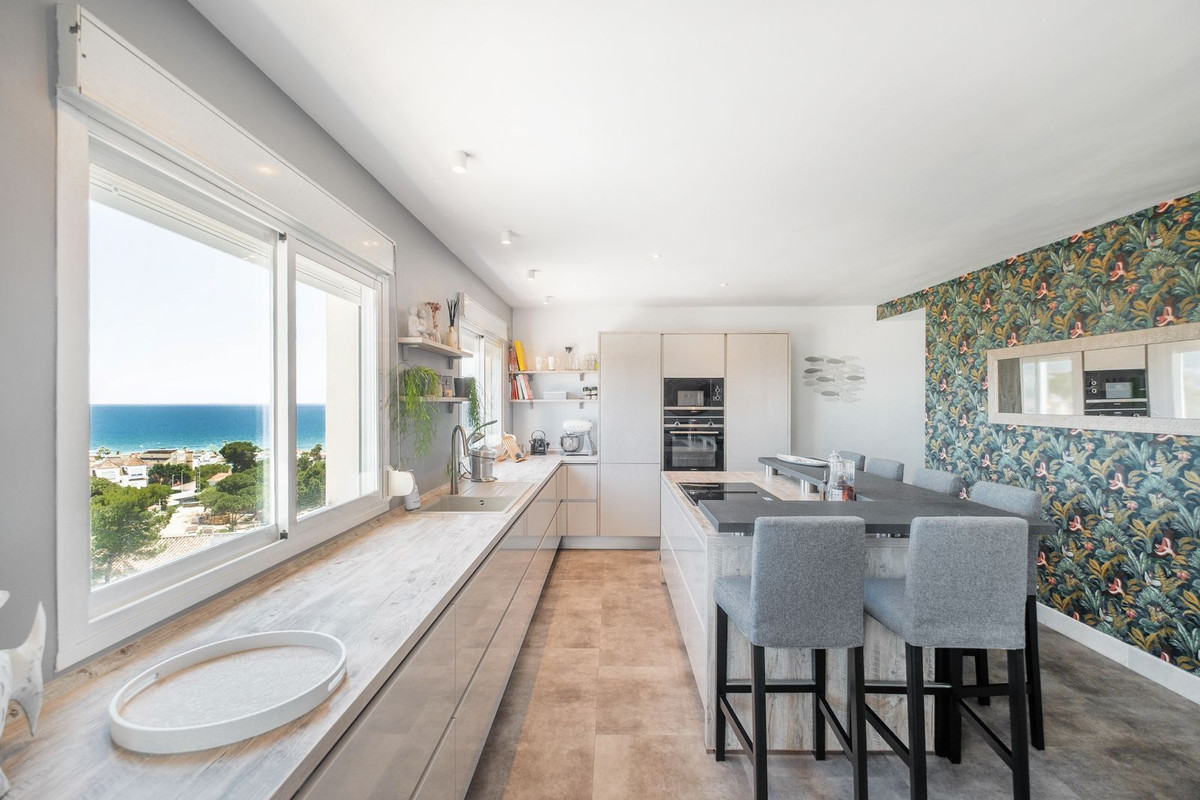 Hoekpenthouse op steenworp afstand van het strand in Costabella in Costabella - foto 11