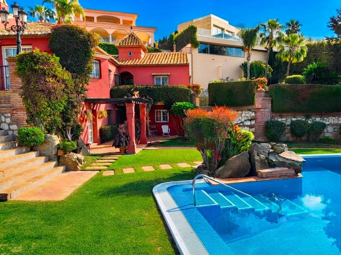Villa met 8 slaapkamers in Torrequebrada in Torrequebrada - foto 2
